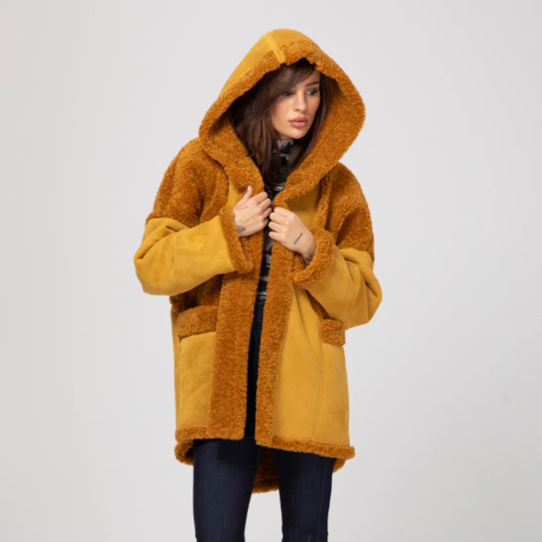 Palton lung cu astragan