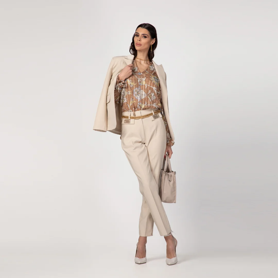 Pantaloni cu talie înaltă