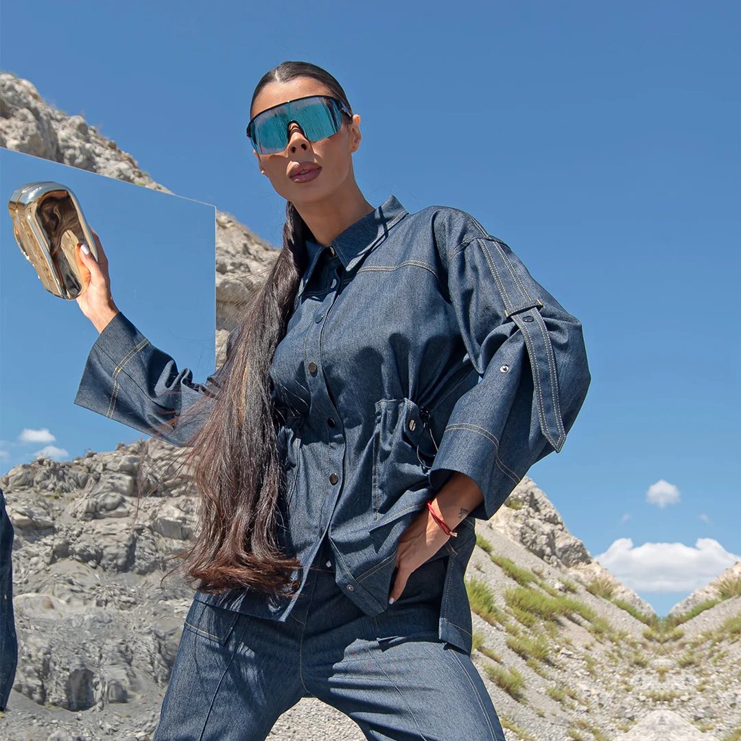 Geaca din neopren cu accente de dantelă